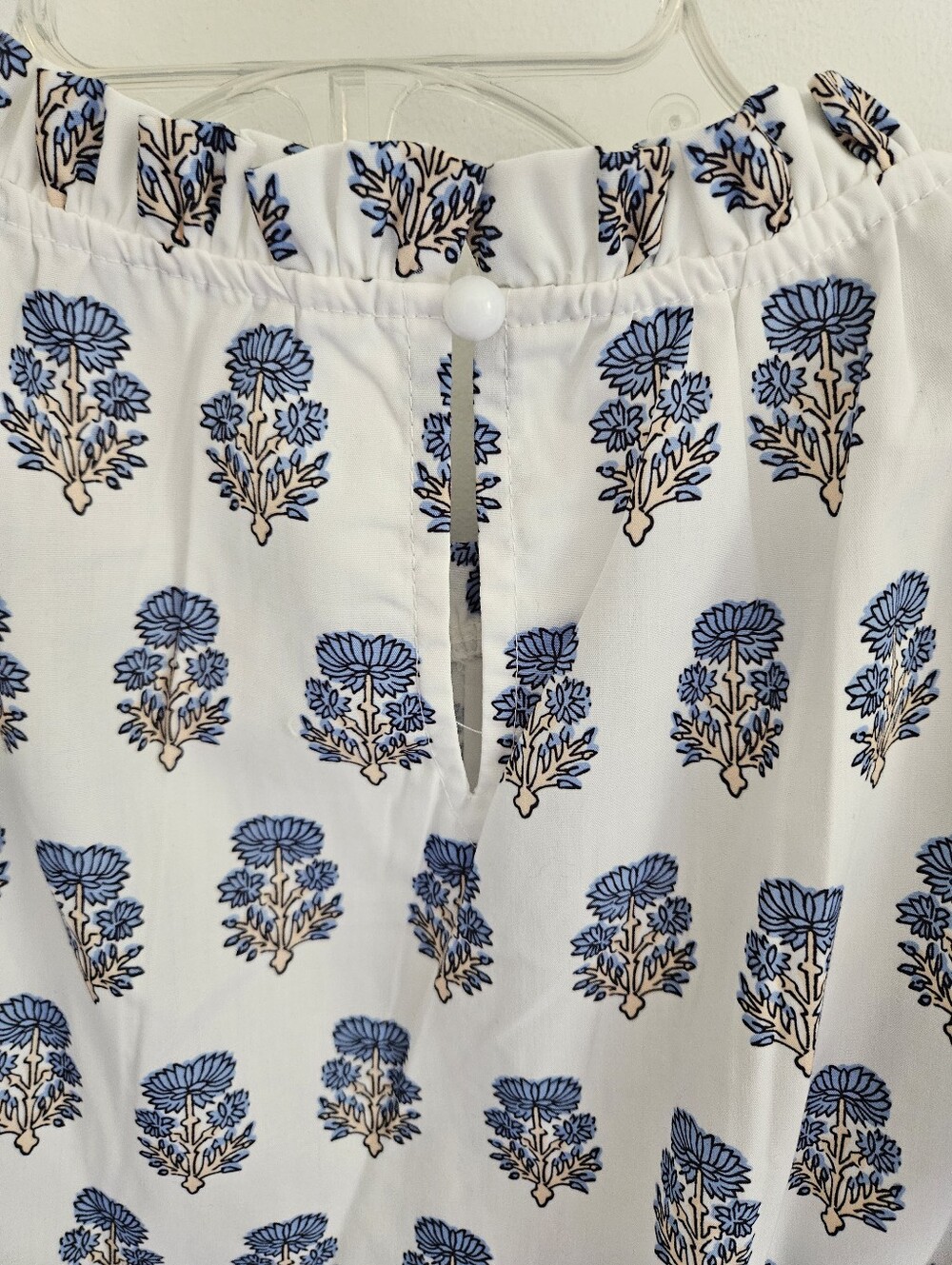 Floral Cluster Blouse Block Print Blue White Flutter Sleeves - Picture 6 of 7